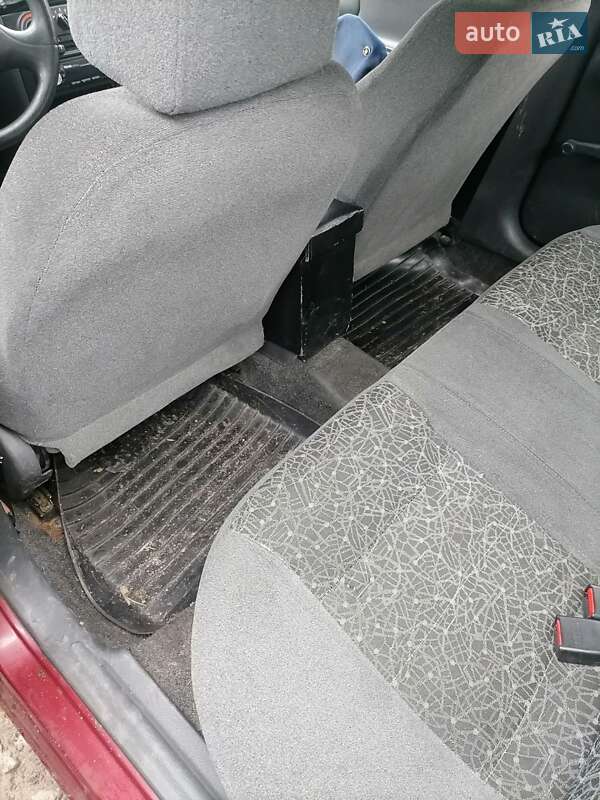 Седан Daewoo Lanos 2010 в Полтаве