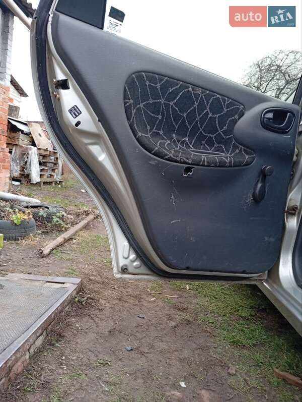 Седан Daewoo Lanos 2004 в Богодухове