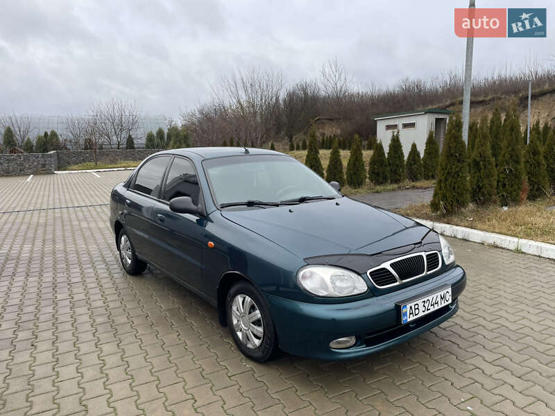 Седан Daewoo Lanos 2003 в Калиновке