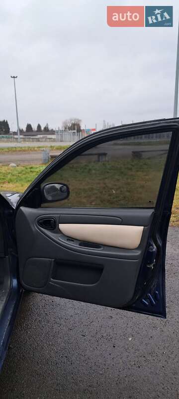 Седан Daewoo Lanos 2005 в Львове