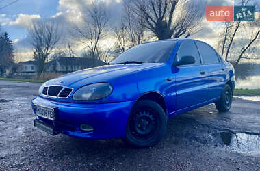 Седан Daewoo Lanos 2001 в Ружині