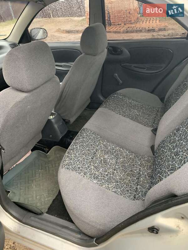 Седан Daewoo Lanos 2006 в Золочеве