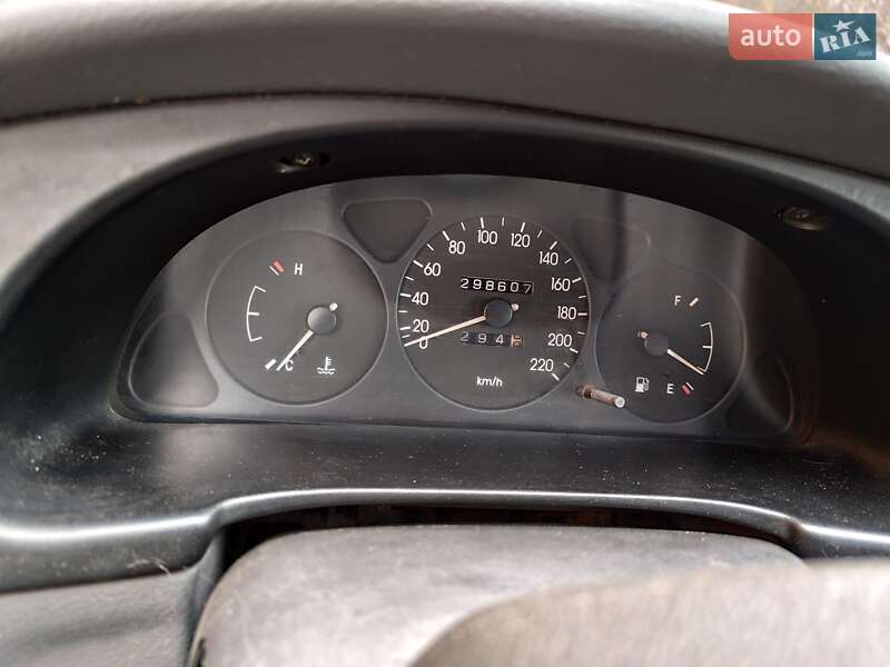 Седан Daewoo Lanos 2003 в Києві