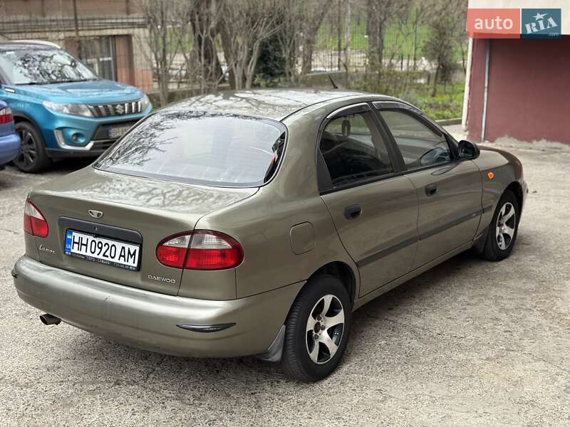 Седан Daewoo Lanos 2004 в Одессе