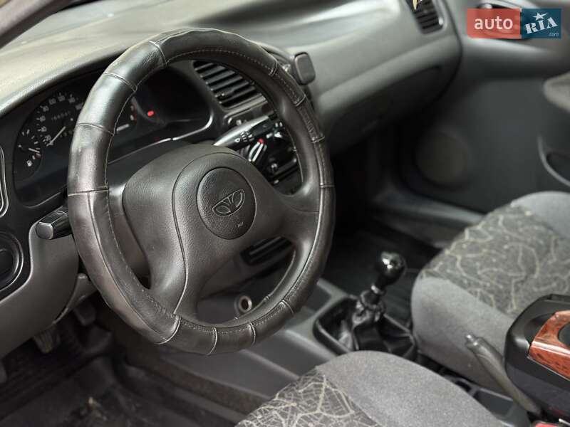 Седан Daewoo Lanos 2004 в Одессе