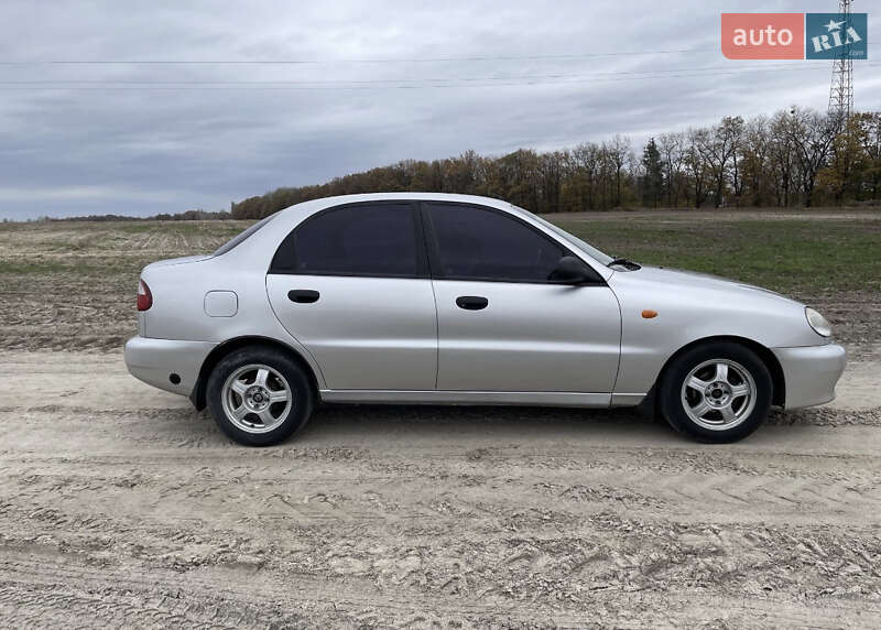 Седан Daewoo Lanos 2002 в Малине