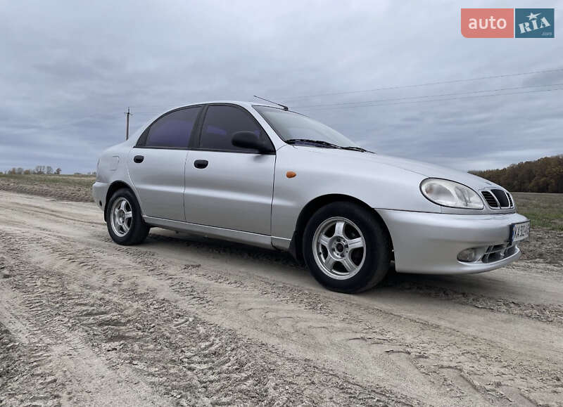 Седан Daewoo Lanos 2002 в Малине