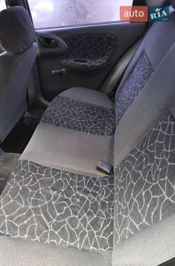 Седан Daewoo Lanos 2003 в Киеве