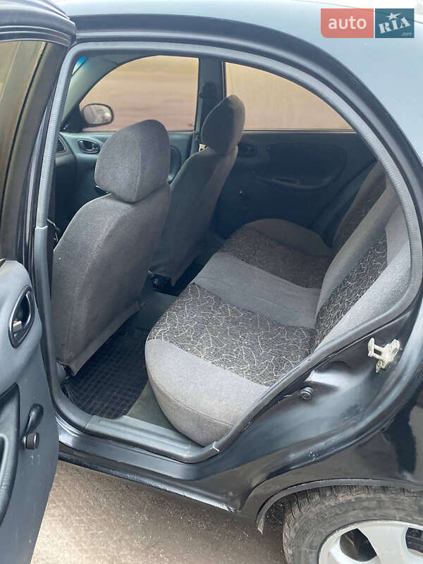 Седан Daewoo Lanos 2006 в Калиновке