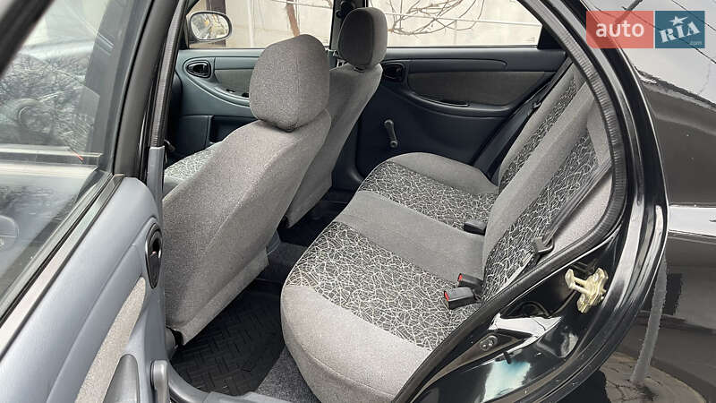 Седан Daewoo Lanos 2011 в Врадиевке