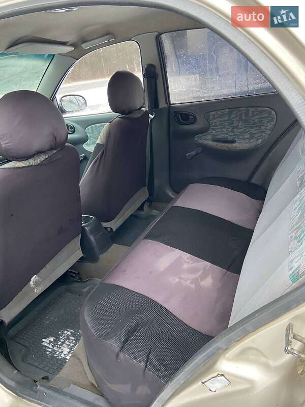 Седан Daewoo Lanos 2004 в Житомирі