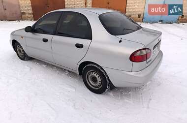 Седан Daewoo Lanos 2001 в Кривому Розі