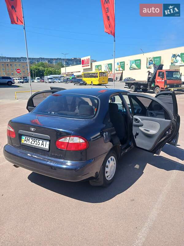 Седан Daewoo Lanos 2004 в Житомирі