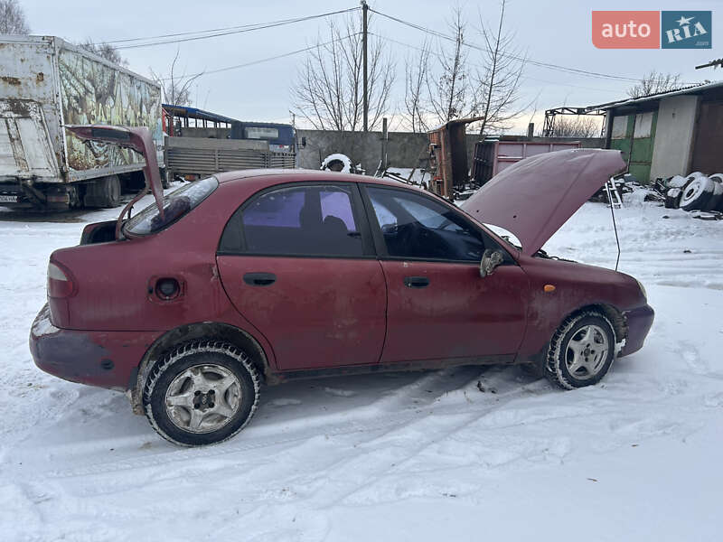 Седан Daewoo Lanos 2004 в Лановцах