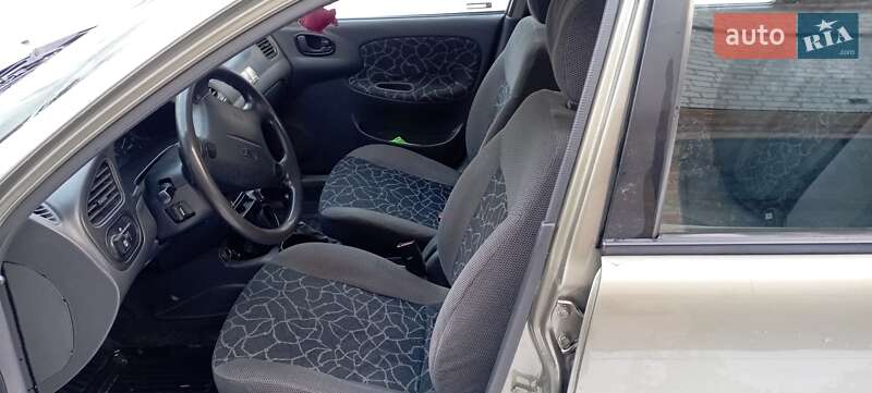 Седан Daewoo Lanos 2003 в Днепре