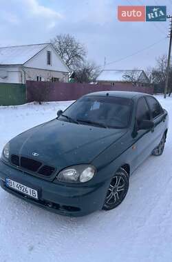 Седан Daewoo Lanos 2004 в Карловке
