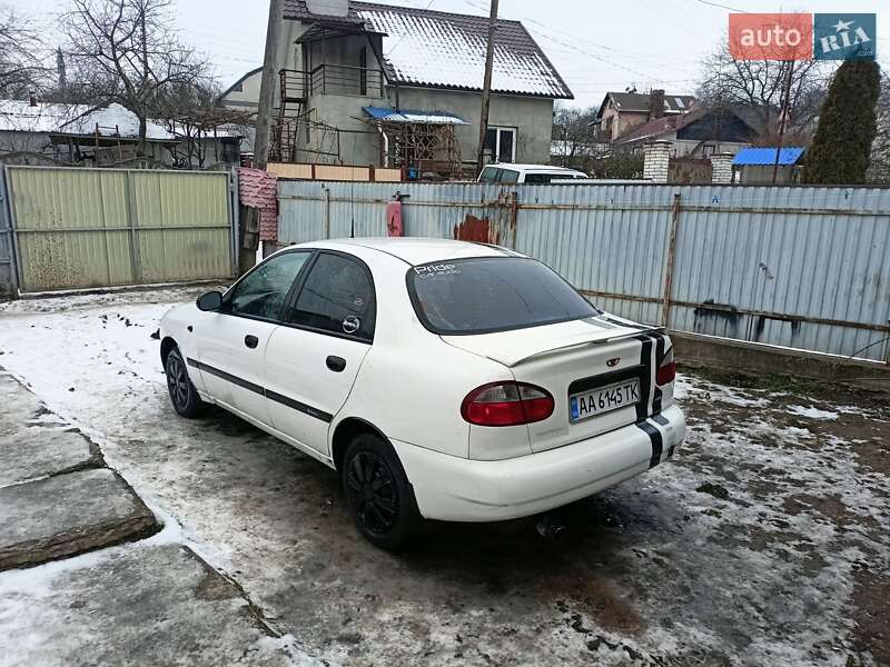 Седан Daewoo Lanos 2003 в Чернівцях