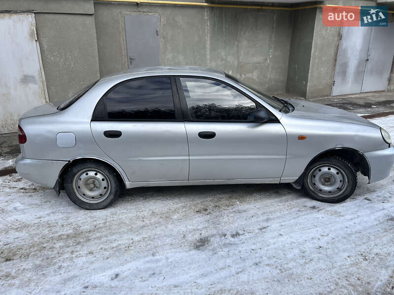 Седан Daewoo Lanos 2002 в Львове