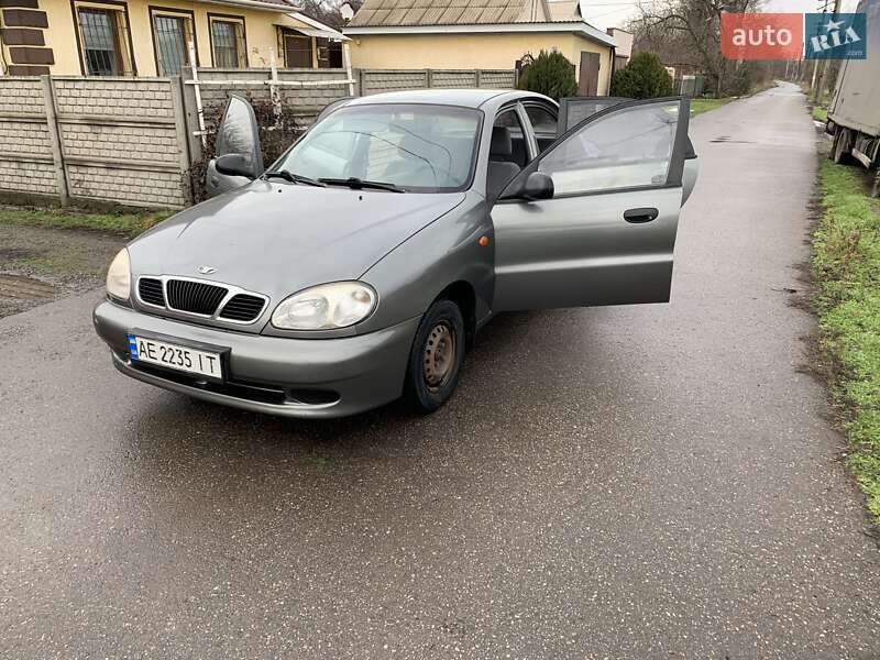 Седан Daewoo Lanos 2002 в Кривом Роге