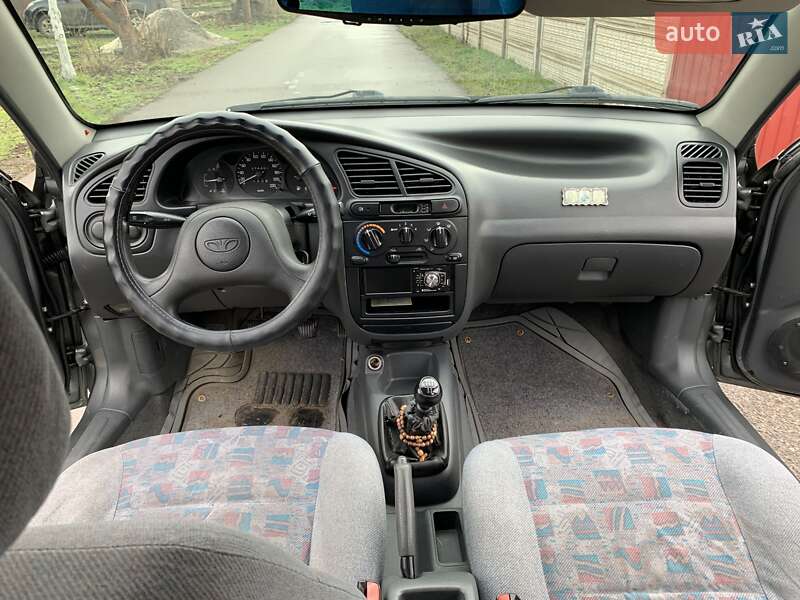 Седан Daewoo Lanos 2002 в Кривом Роге