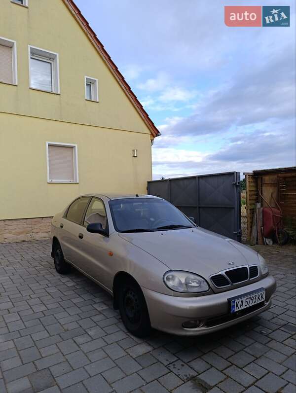 Седан Daewoo Lanos 2003 в Киеве