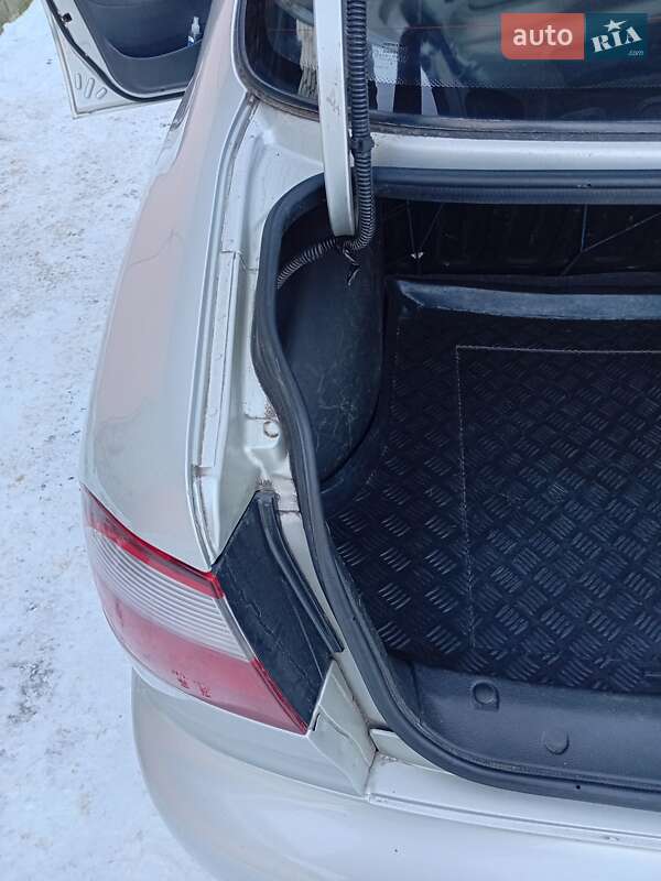 Седан Daewoo Lanos 2004 в Житомирі