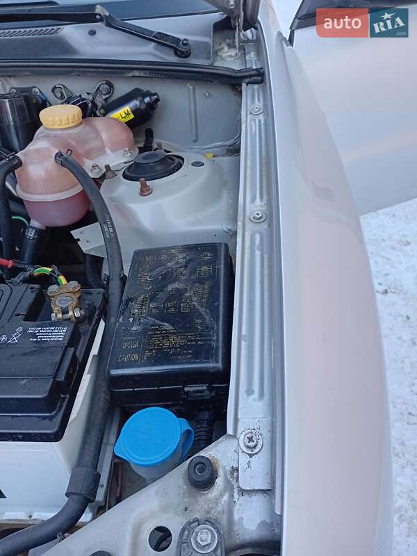 Седан Daewoo Lanos 2004 в Житомирі