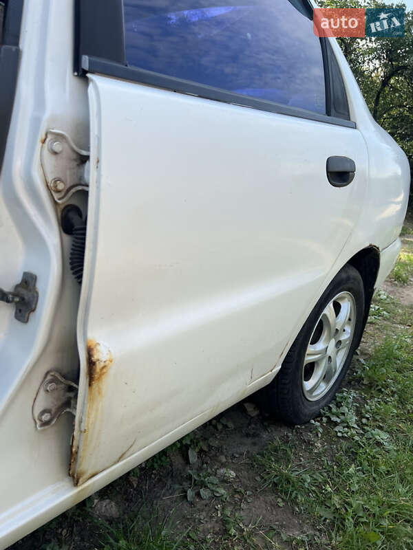 Седан Daewoo Lanos 1998 в Полтаві