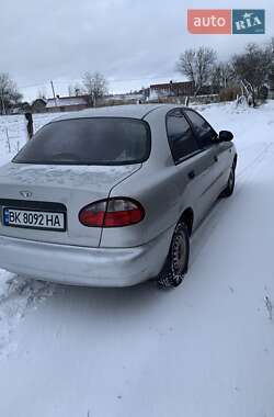 Седан Daewoo Lanos 2002 в Остроге