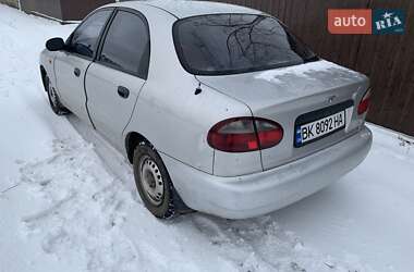 Седан Daewoo Lanos 2002 в Остроге