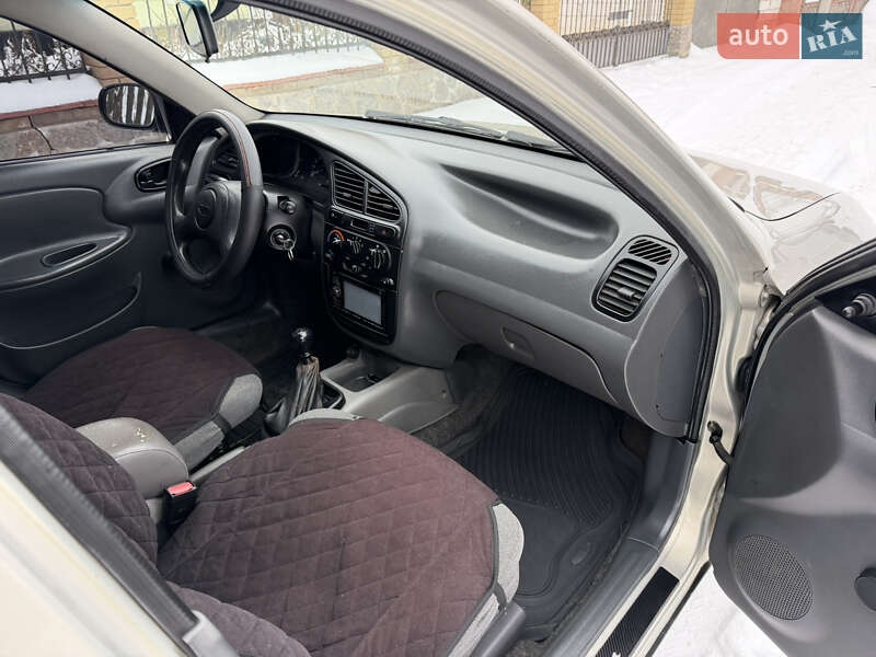 Седан Daewoo Lanos 2009 в Умани