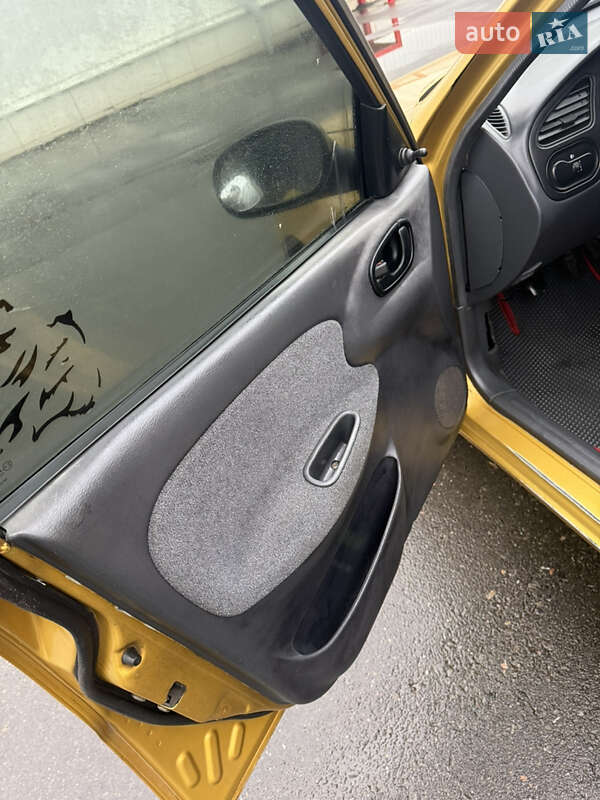 Седан Daewoo Lanos 2003 в Белгороде-Днестровском