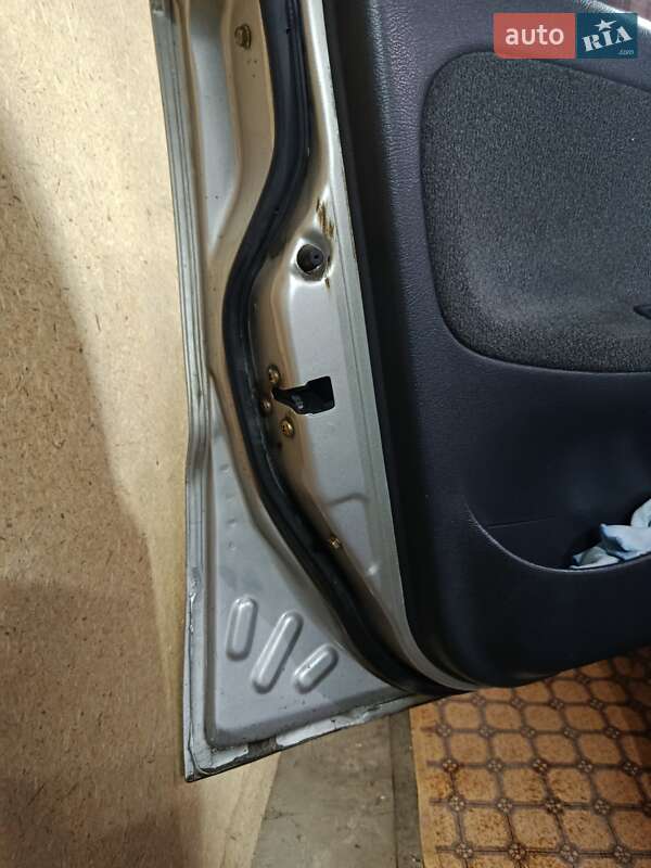 Седан Daewoo Lanos 2006 в Днепре