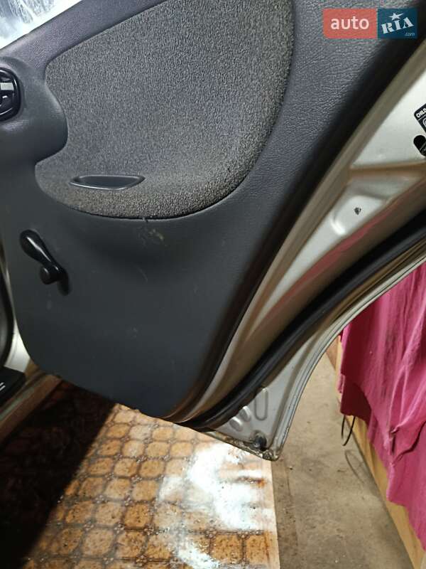 Седан Daewoo Lanos 2006 в Днепре