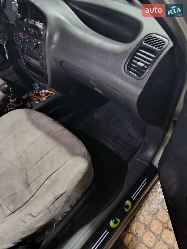 Седан Daewoo Lanos 2006 в Днепре