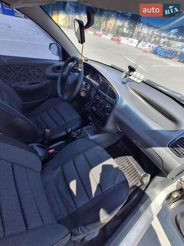 Седан Daewoo Lanos 2004 в Виннице