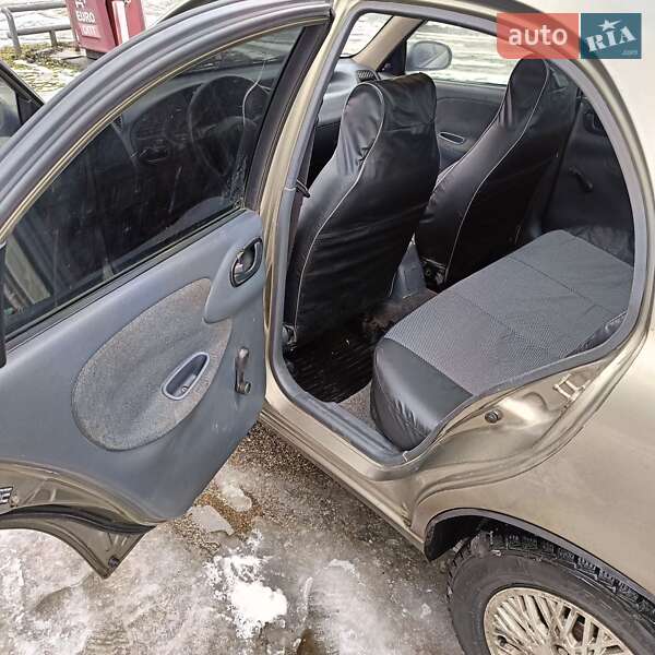 Седан Daewoo Lanos 2004 в Царичанке