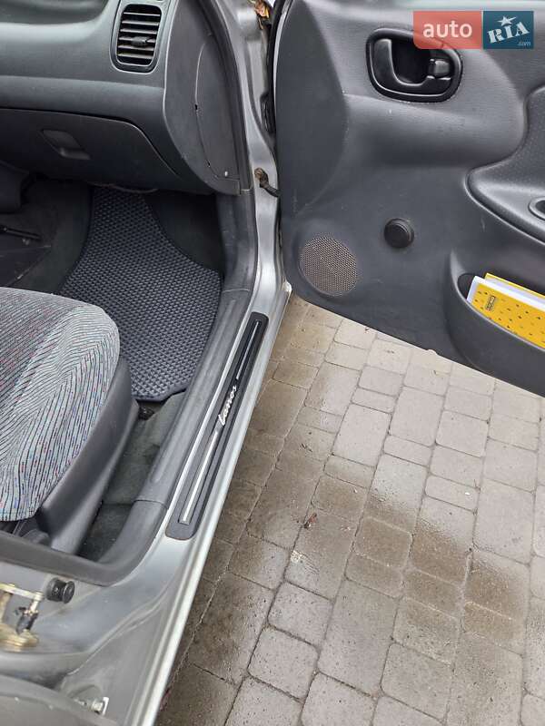 Седан Daewoo Lanos 1998 в Одессе