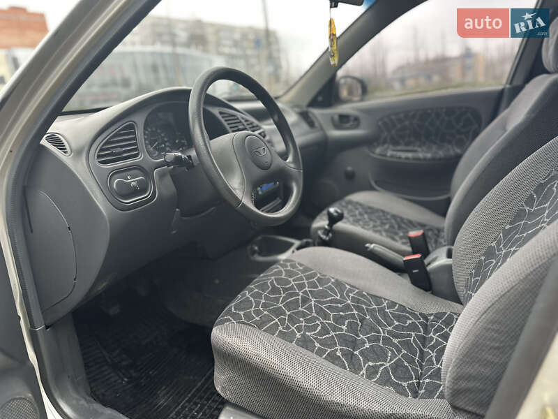 Седан Daewoo Lanos 2003 в Николаеве