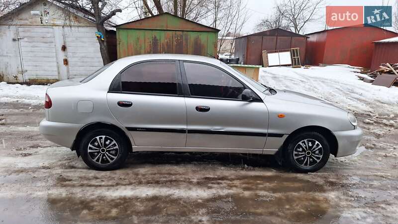 Седан Daewoo Lanos 2004 в Смеле