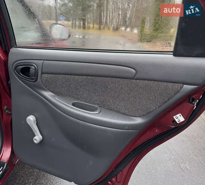 Седан Daewoo Lanos 2013 в Житомире