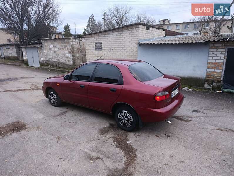 Седан Daewoo Lanos 2007 в Новониколаевке