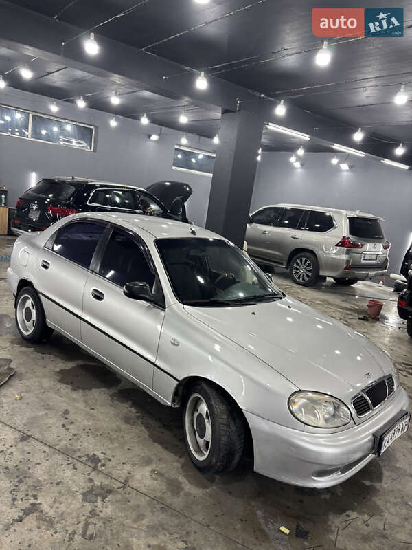 Седан Daewoo Lanos 2004 в Киеве