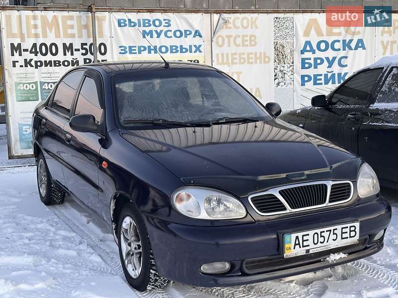 Седан Daewoo Lanos 2004 в Синельниково