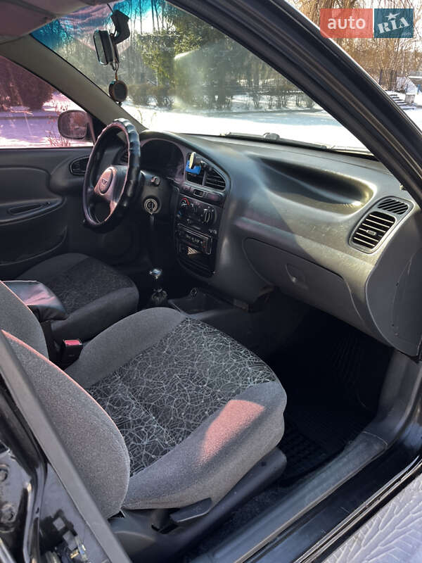 Седан Daewoo Lanos 2009 в Вольногорске