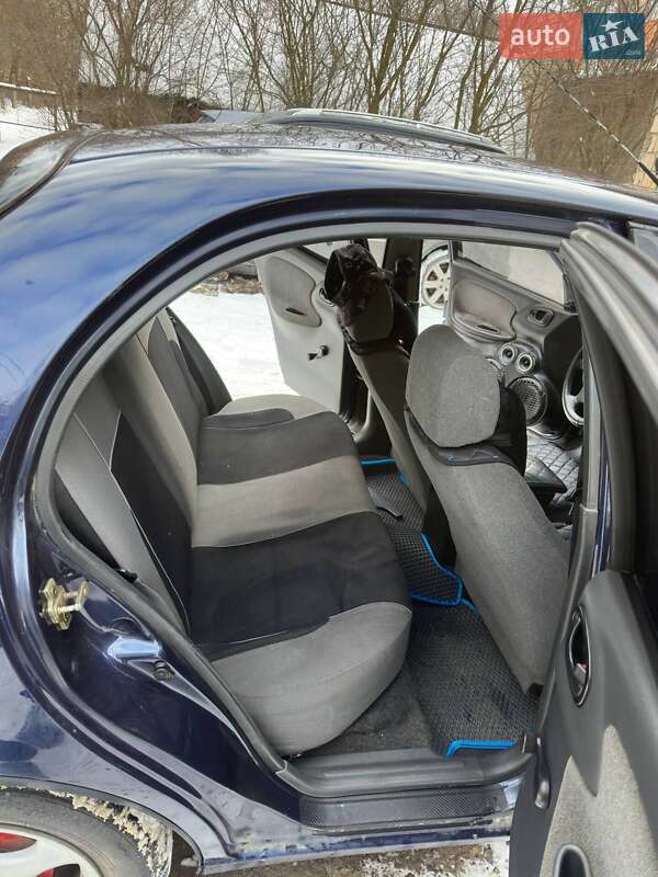 Седан Daewoo Lanos 2004 в Черновцах