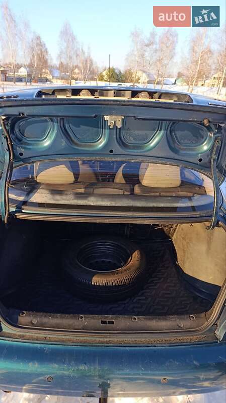 Седан Daewoo Lanos 2004 в Сновську