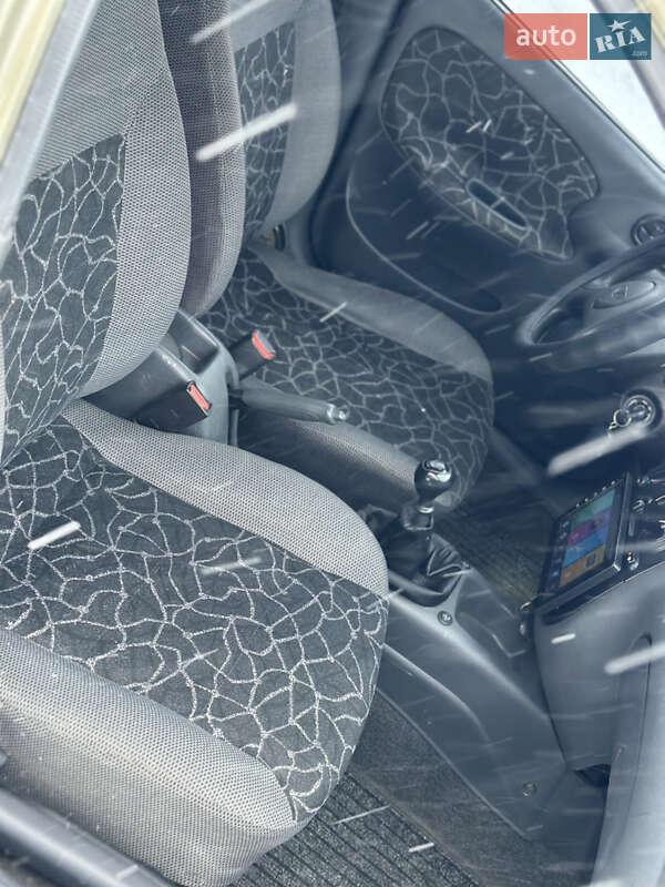 Седан Daewoo Lanos 2004 в Житомире