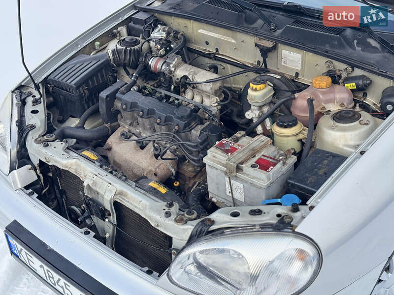 Седан Daewoo Lanos 2004 в Днепре