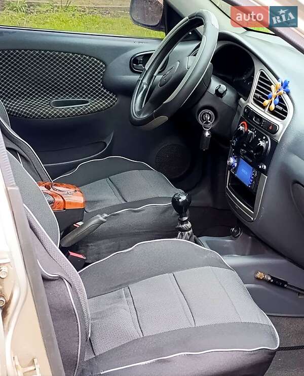 Хэтчбек Daewoo Lanos 2001 в Днепре